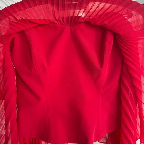 GUESS Red Pleated Off-Shoulder Top - Picture 7 of 10